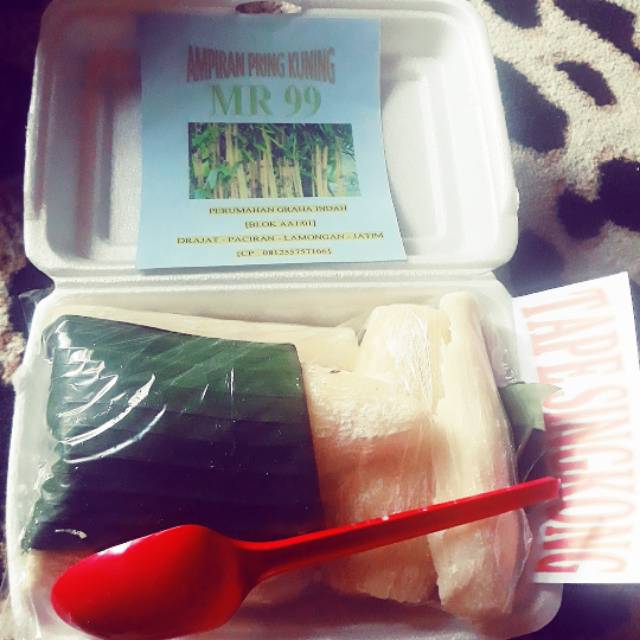 

Menyediakan tape singkong cemilan tradisional khas Indonesia . Sehat menyehatkan .