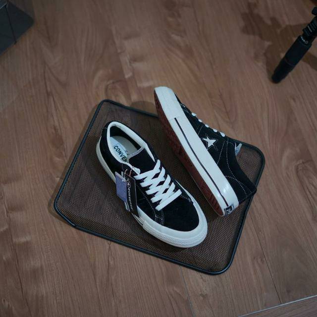 converse one star black suede