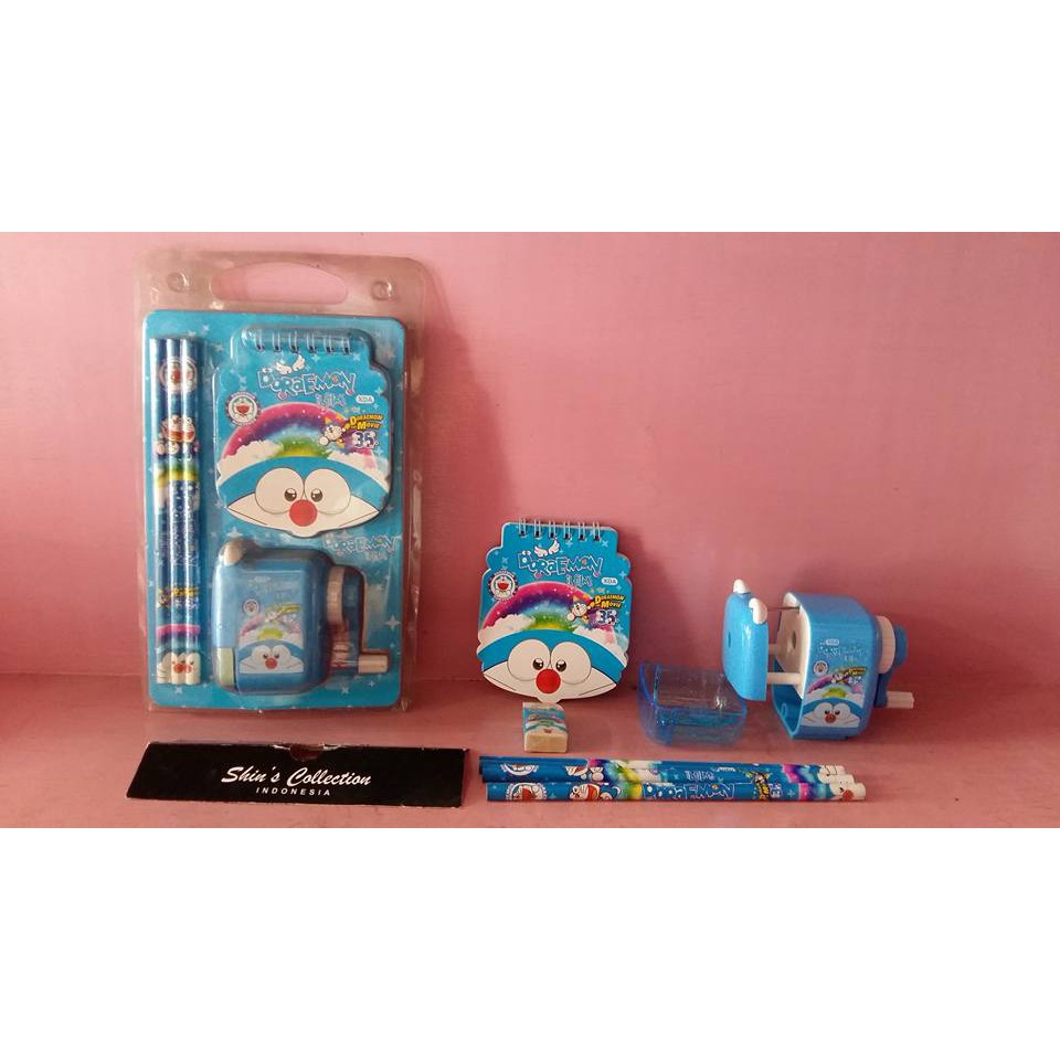 

Paket atau set rautan doraemon