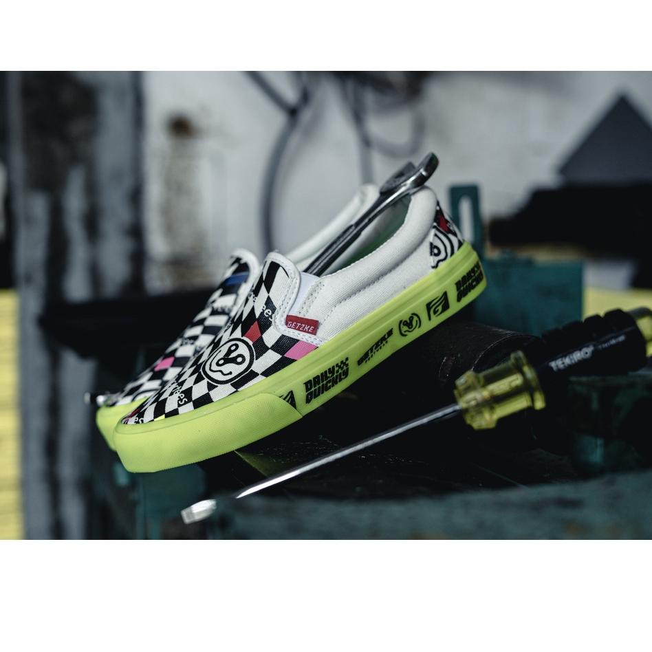 Barang Pilihan.. Sepatu SLIP ON RACERTEES Feat Getzke