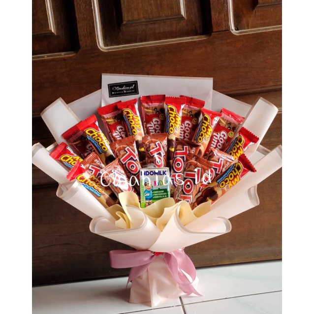 

BUKET SNACK BUKET WISUDA BUKET ULANGTAHUN BUKET GRADUATION BUKET KADO HADIAH