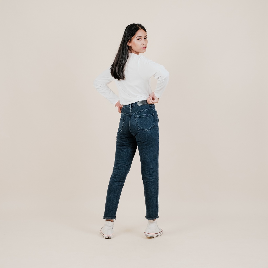 Bunbe - Highwaist Boyfriend Jeans Unfinished Cut Kyle Jenner