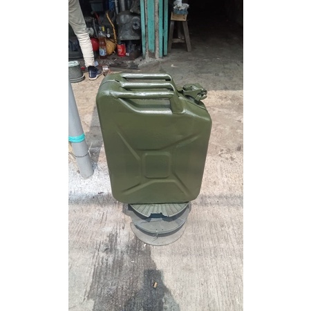 Jerigen besi jeep willys cj utility jimny - jerigen jeep kapasitas 20 liter - jerigen bekas