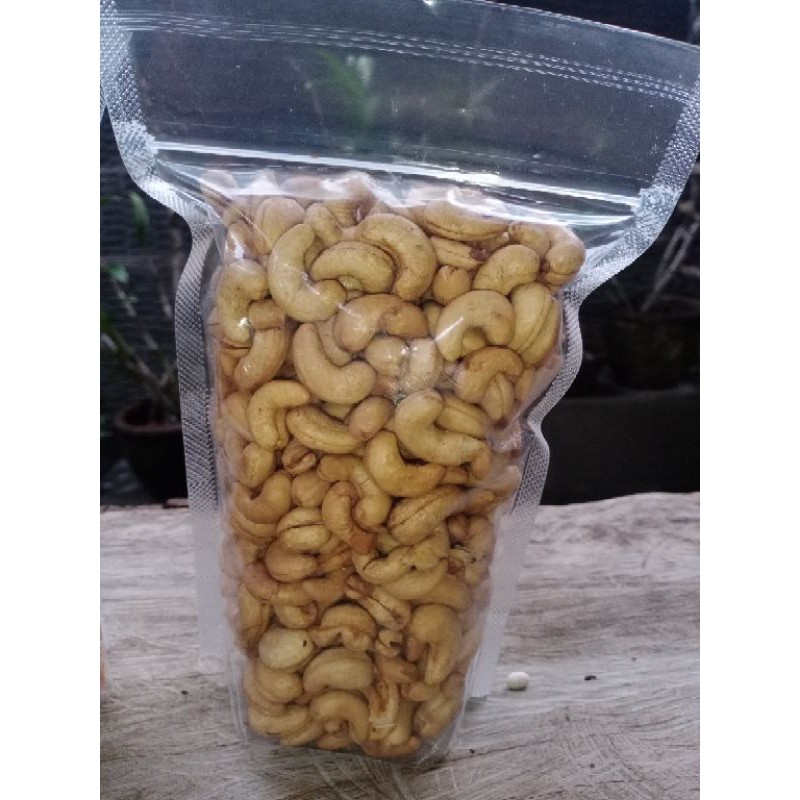 

Kacang mete goreng