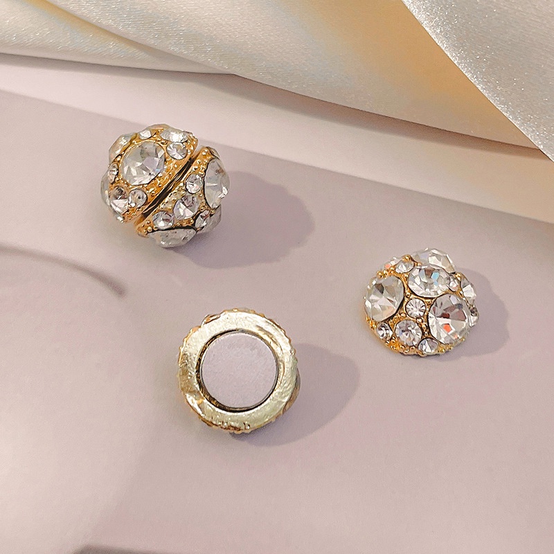1 Pasang Anting Magnetik Tanpa Tindik Desain Bola Kristal Zirkon Berlian Imitasi Gaya Elegan