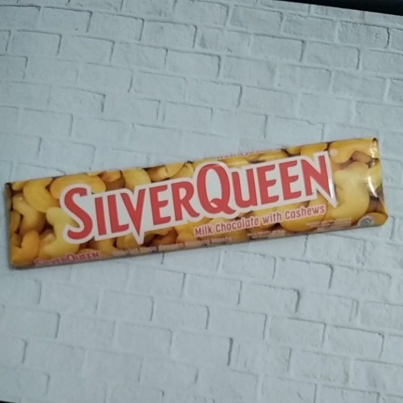 

Silver Queen milk chocolate with cashews