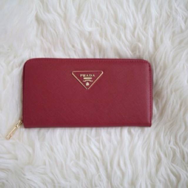 Preloved dompet prada