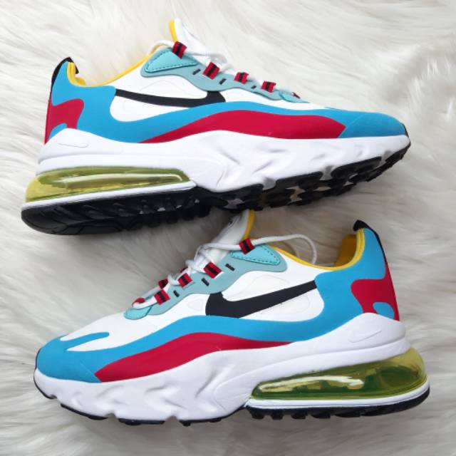 harga sepatu nike air max 270 react