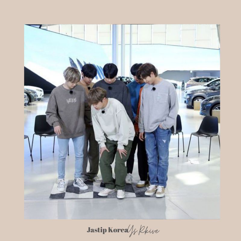 LE2 x BTS Sweatshirt