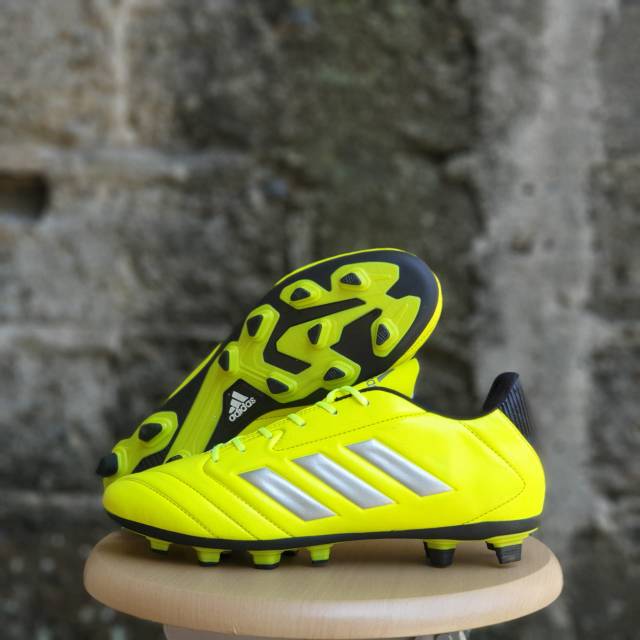 Sepatu Bola Adidas Golleto Size 38-43  import Quality Made In Vietnam
