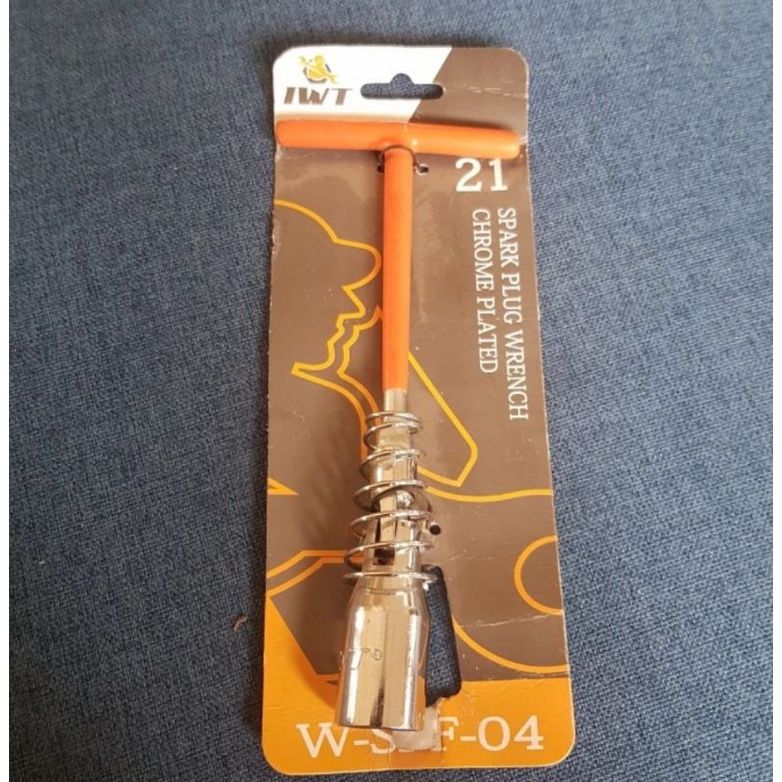 IWT Kunci busi flexible T 21 mm