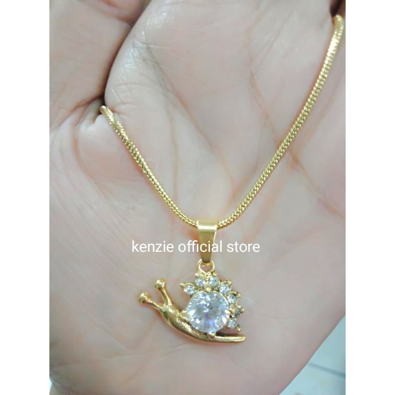 Liontin titanium wanita warna emas motif siput permata anti karat selamanya