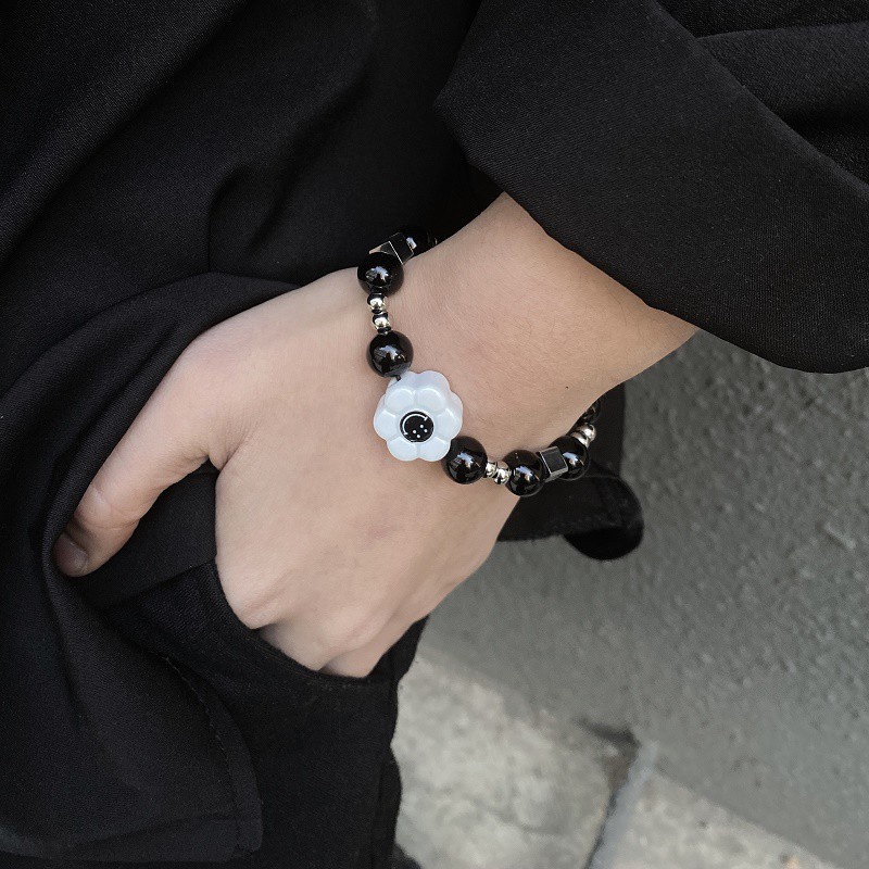 Sun Flower Gelang Desain Bunga Matahari Smiley Bentuk Persegi Warna Hitam Gaya Hip Hop