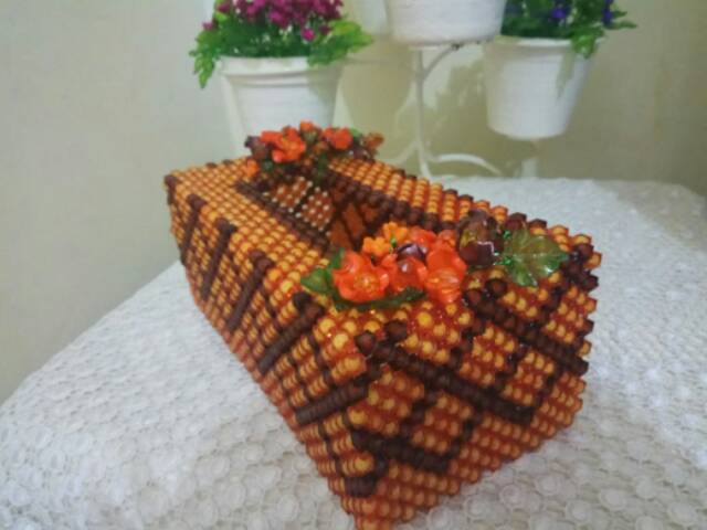 Kotak Tisu manik manik acrilik + tisu paseo