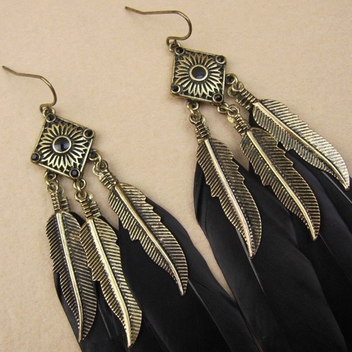 Hu Hu Hu Hu Hu Alat Bantu Pasang Kacamata♡ Anting Kait Gantung Wanita Desain Daun + Bulu Gaya Vintage Kreatif Untuk Pesta / Hadiah