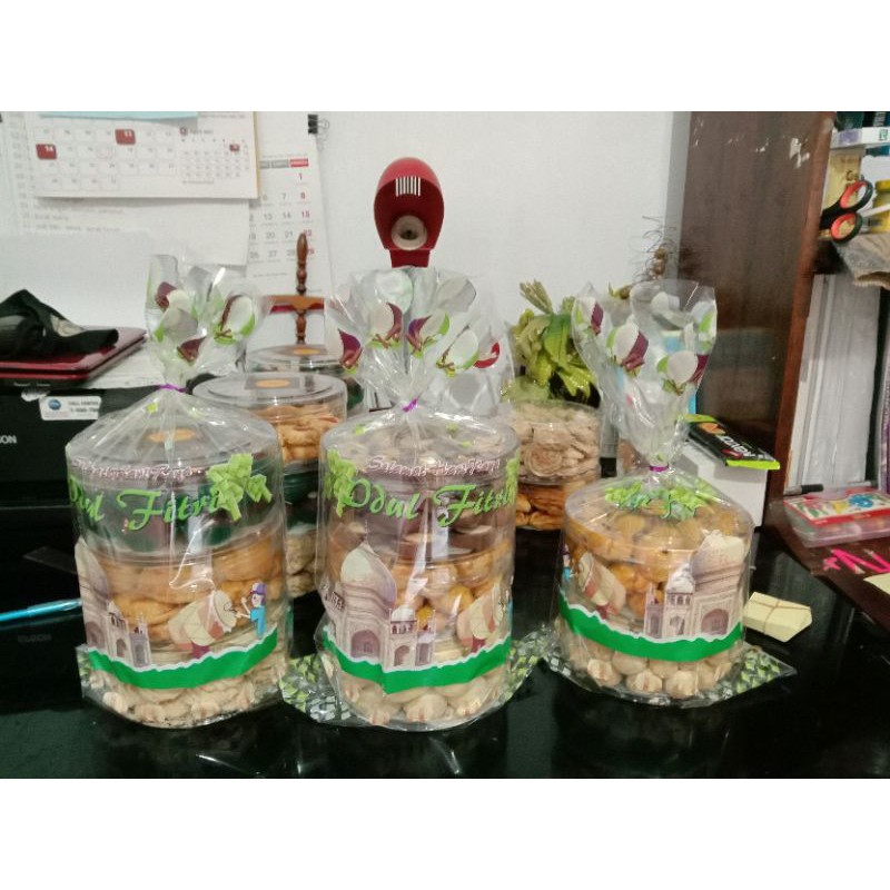 

Paket kue lebaran