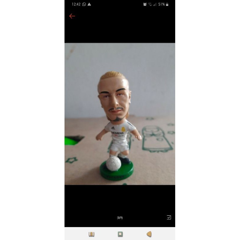 Miniatur Pemain bola David Beckham Kostum Real Madrid / T = 7 cm