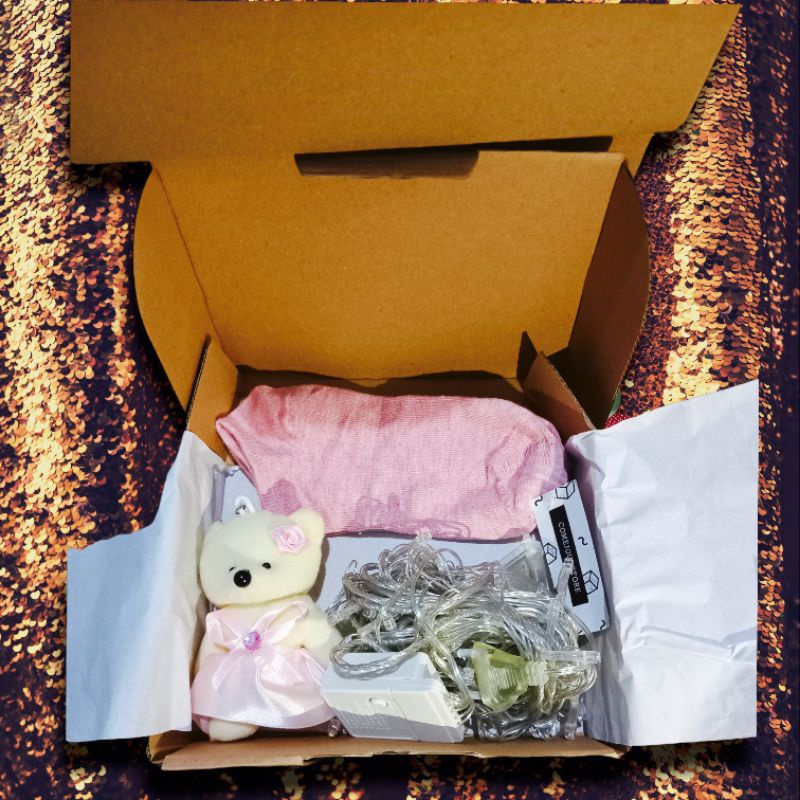 gift box/hampers  hadiah kado untuk cewek pacar teman sahabat adek kakak wisuda ulang tahun