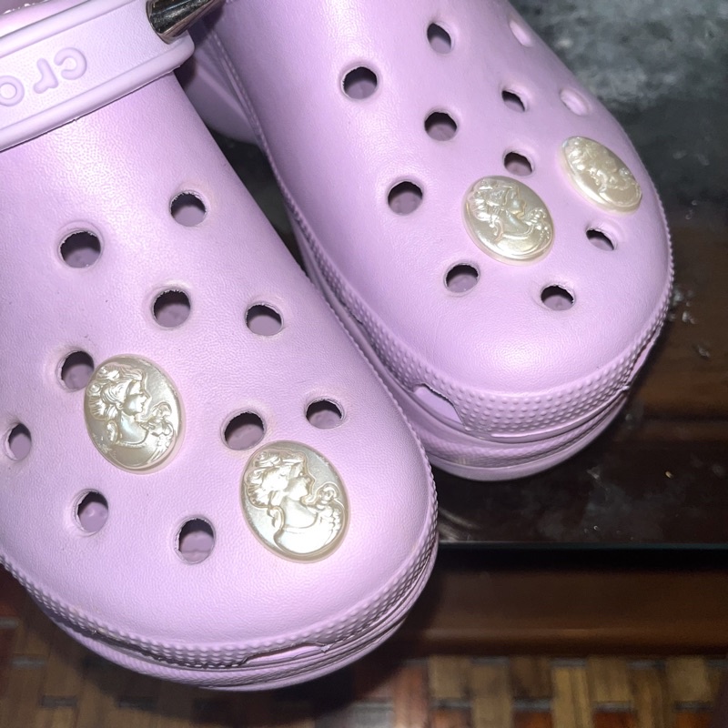 DIY jibbitz oval pearl victorian lady