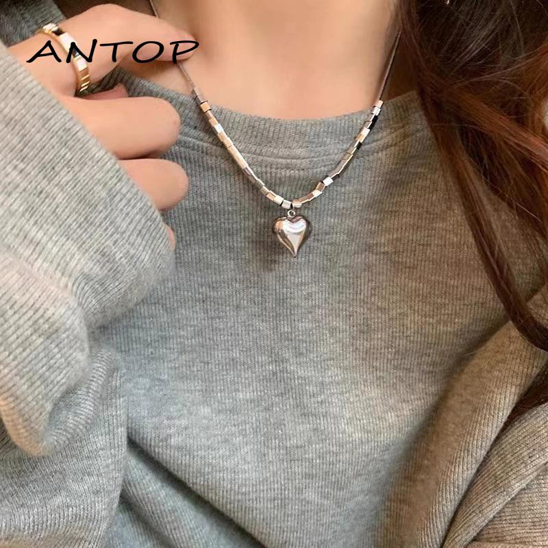 Kalung Rantai Bentuk Persegi Tiga Dimensi Untuk Aksesoris Sweater