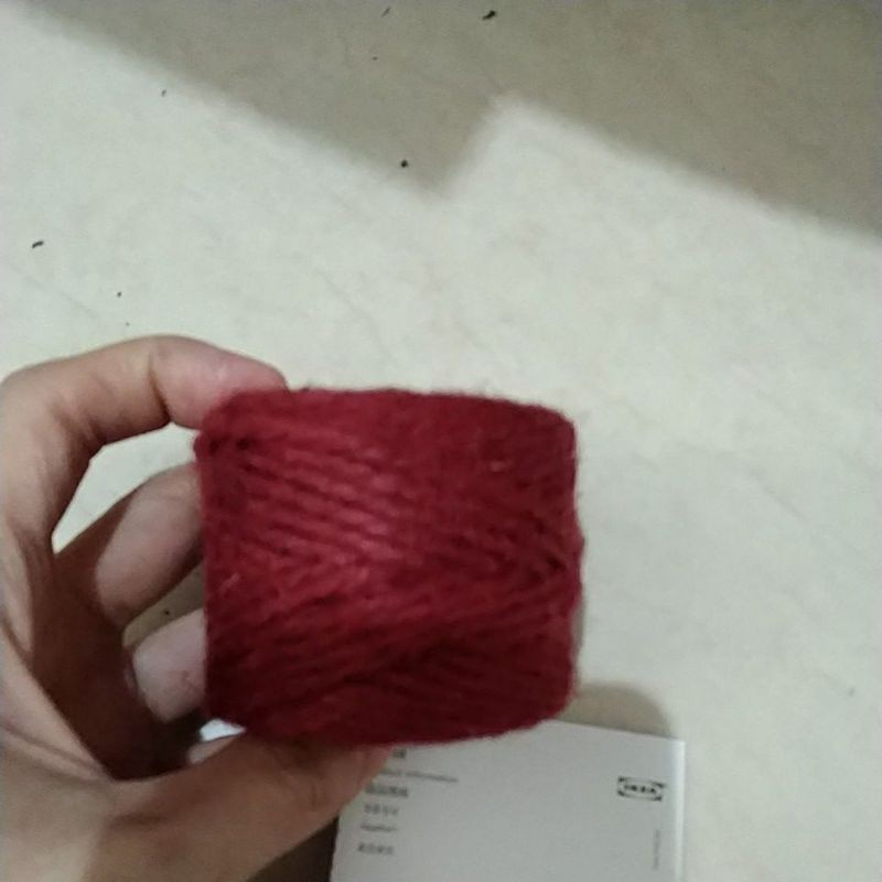 

Tali rami tali tarmizi warna merah 25mtr. tali karung goni