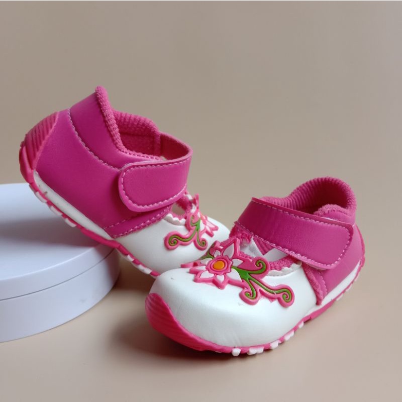 sepatu anak bayi bunyi perempuan usia 1-3 tahun/sepatu balita murah /sepatu anak casual -bg ros