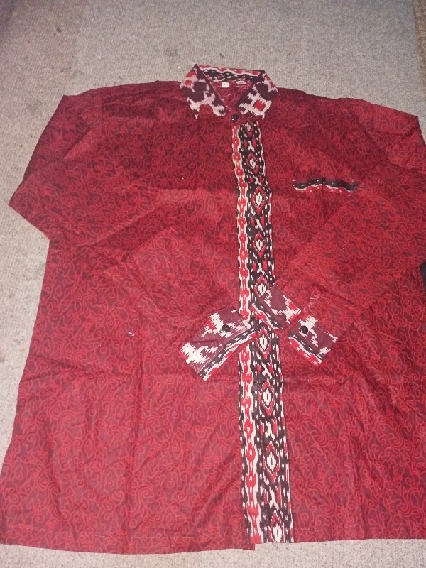 Kemeja Batik Mega Mendung Merah | Lengan Panjang | Atasan Pria Batik Modern