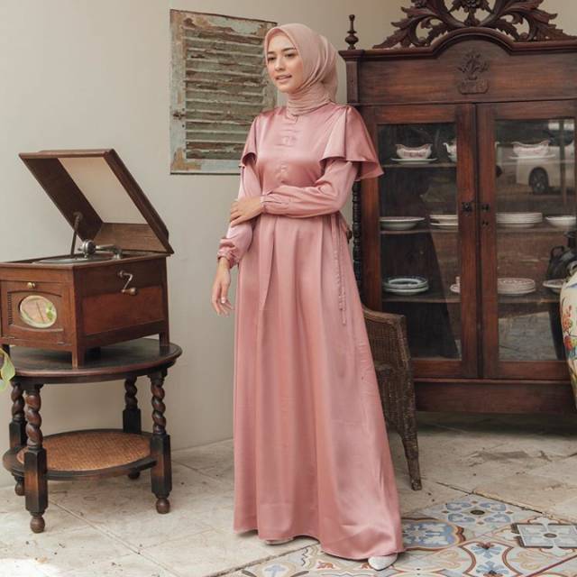 Rinjani Plain Dress Wearing Klamby
