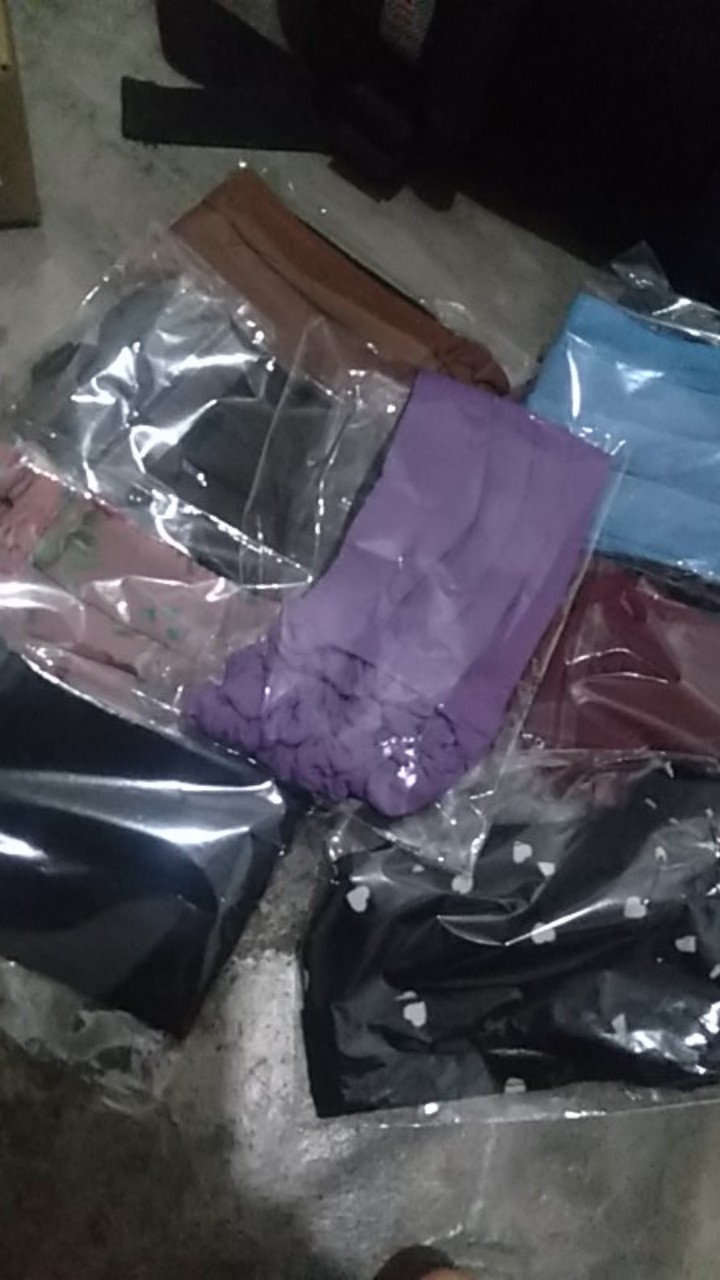 Masker Hijab Motif Polka Love 2ply Tali Serut