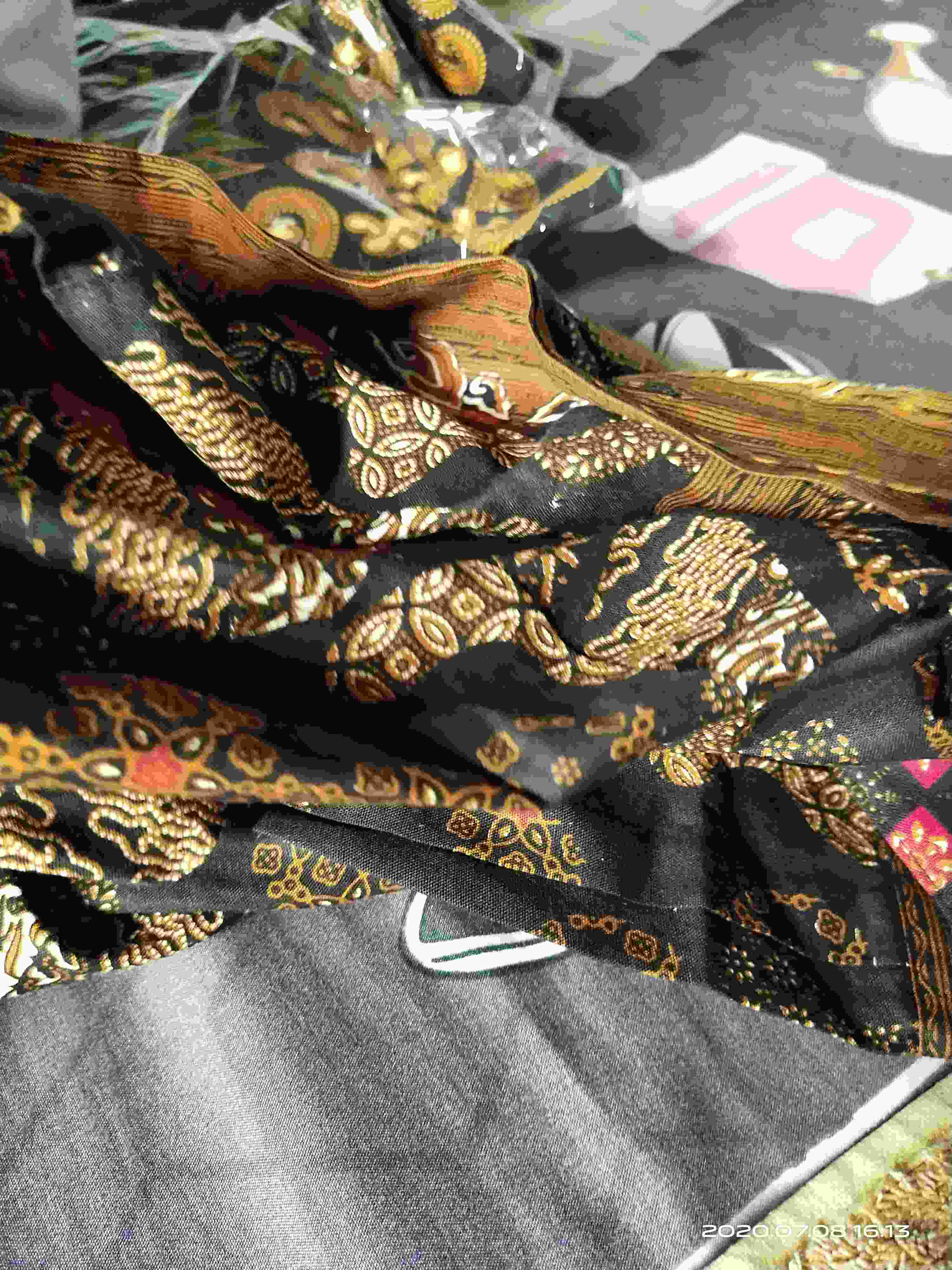 Batik Dianputri | Couple Batik Wanita Blazer Monochrome Motif Garis Seragam Batik