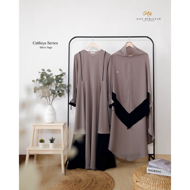 CATTLEYA SET BY ALFI HURAIYAH