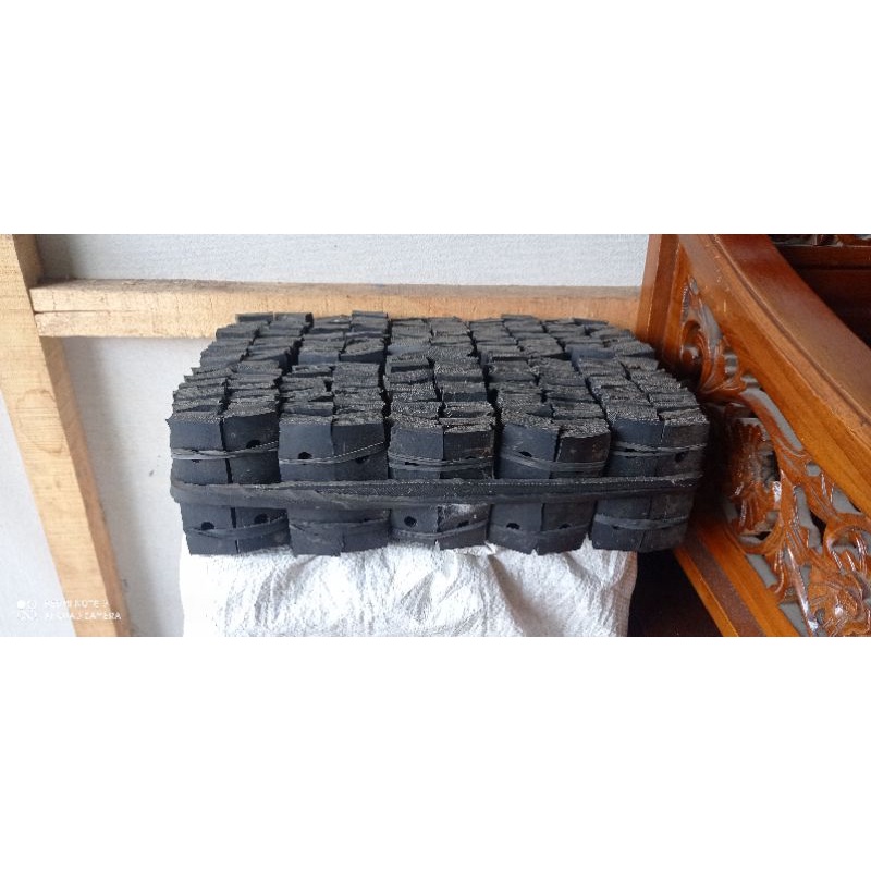 Karet gantungan knalpot Mobil