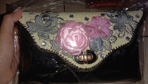 Full Bunga Kunci Putar Aira Merah Dan Hitam