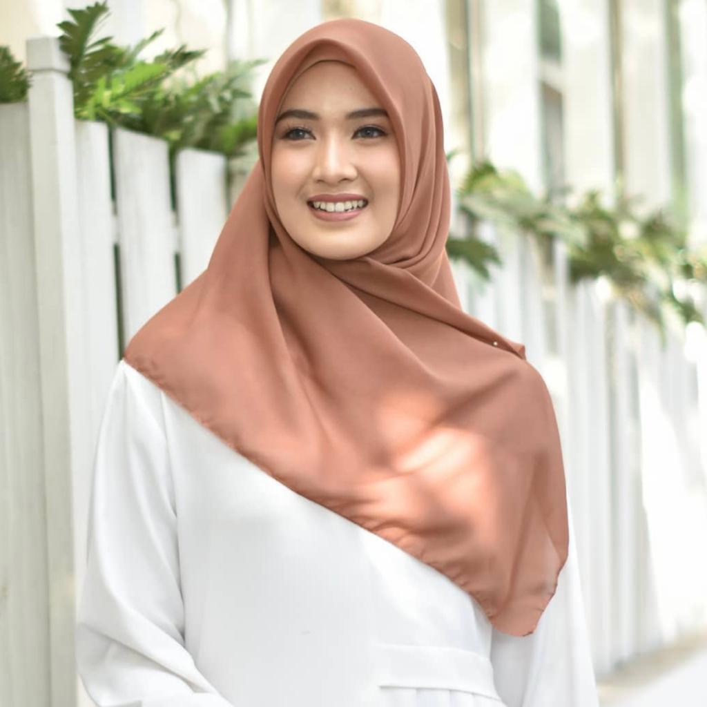 Hijab Bella Square II Hijab Segiempat Bella Square II Hijab Pollycotton II Kerudung II Jilbab-BROWN