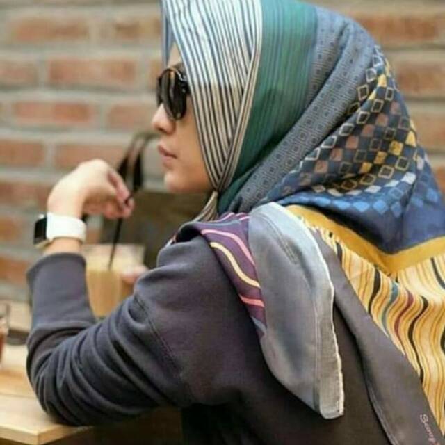 hijab segiempat denay Kw motif Abstrak kayla by Fatwan