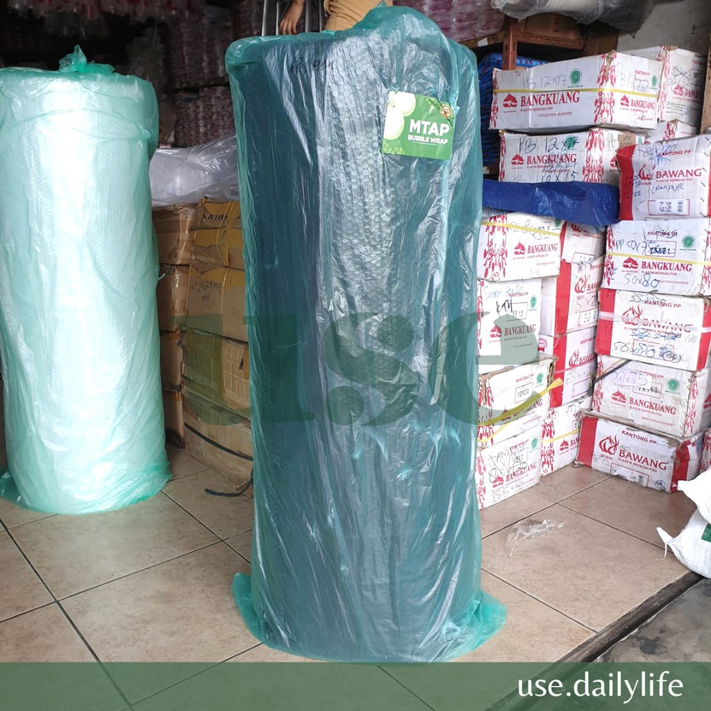 

Bubble wrap hitam bidang 125cm