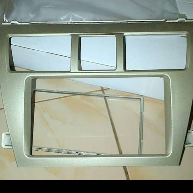 Frame TV Mobil / Panel TV Model Toyota Vios 2008-2011
