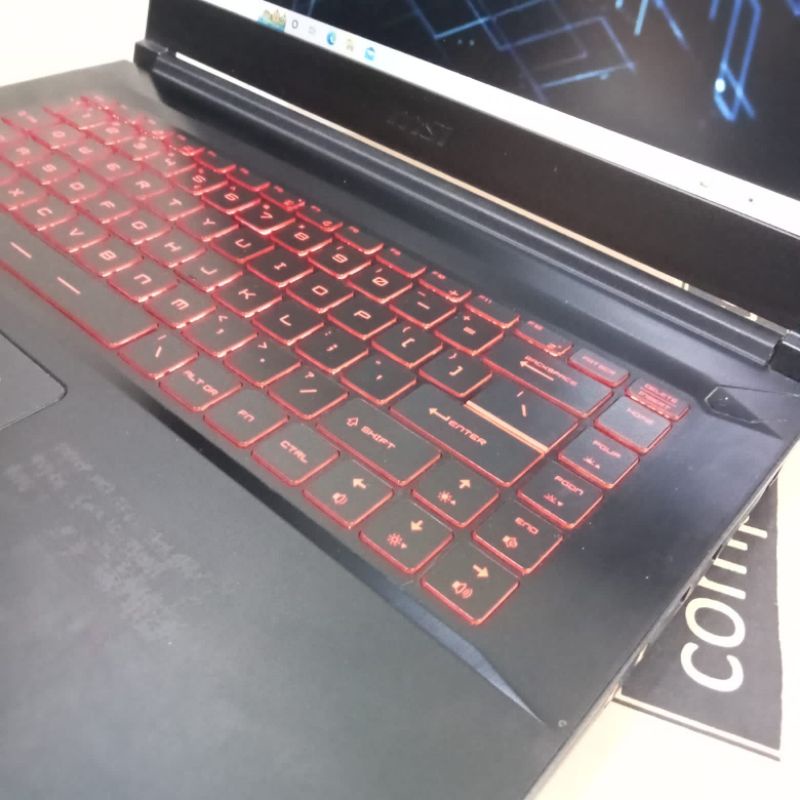 Laptop Gaming MSI GF63 Cor i5-9300H Gen 9 Ram 8GB/SSD 256GB GTX1050Ti 4GB editing desain Mulus