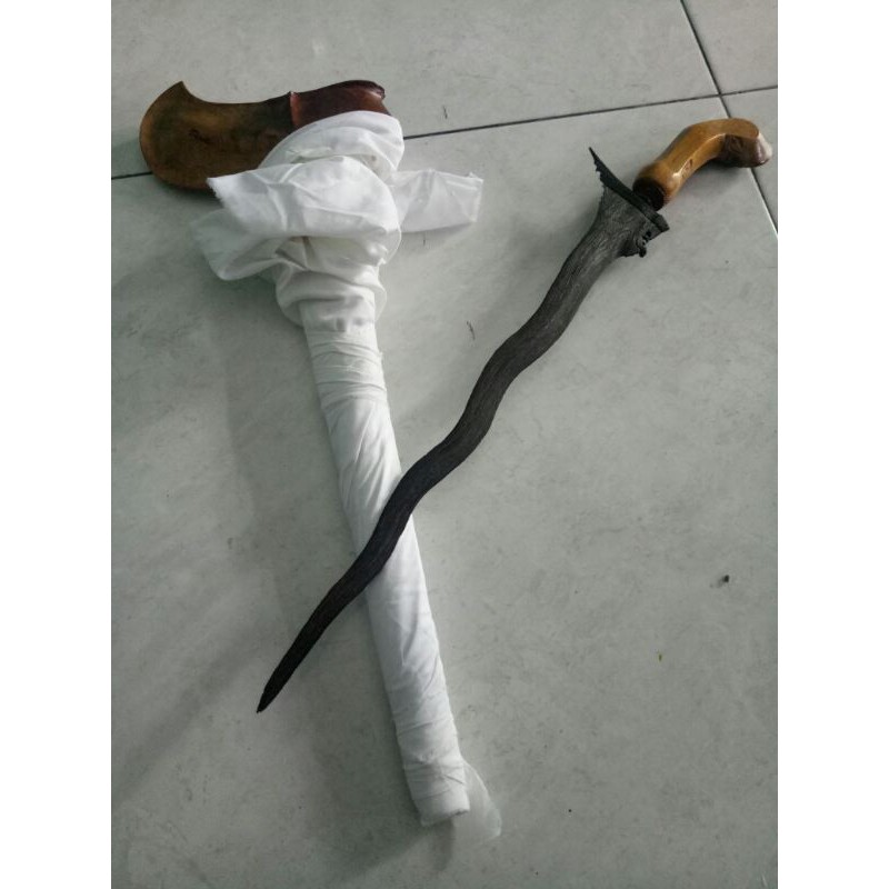 Keris antik tua sepuh dhapur naga siluman luk 7