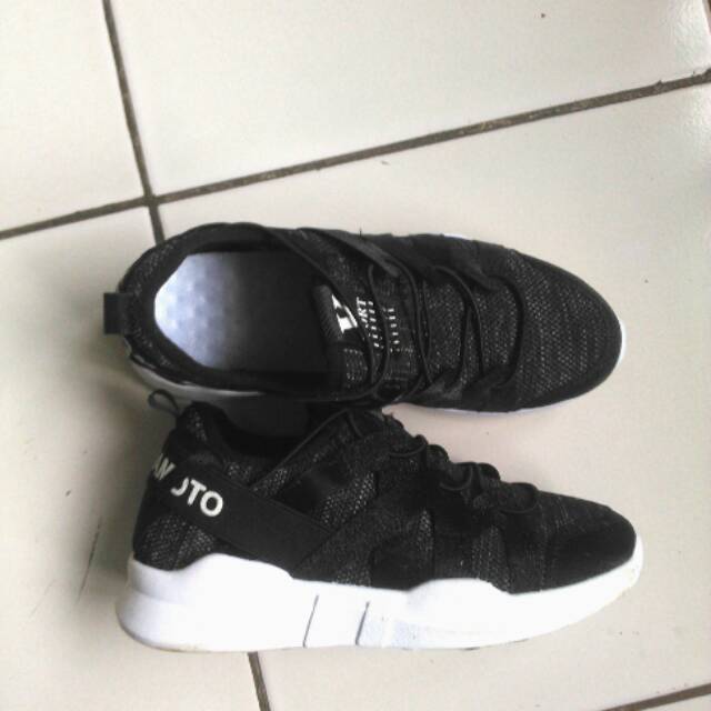 Sepatu sport / sepatu kets wanita/ sepatu import murah