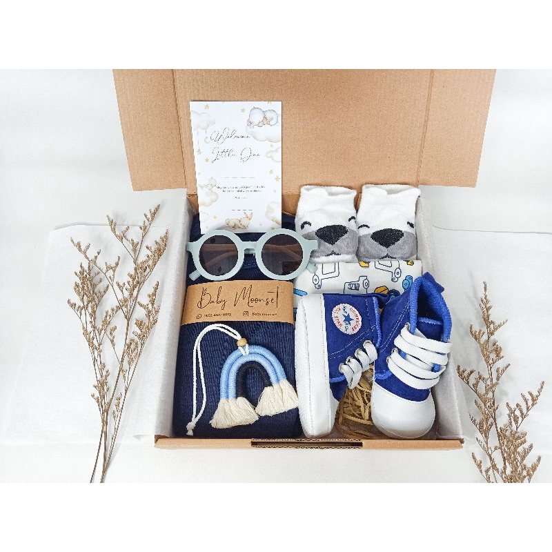 hampers bayi hadiah kado bayi set laki-laki premium selimut bayi jumper bayi sepatu bayi by baby moonset