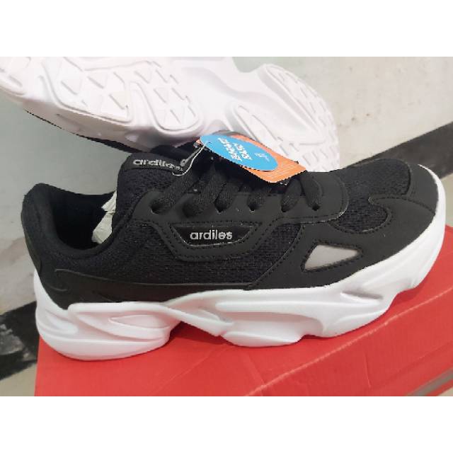 READY SEPATU SNEAKER KOREA KPOP KEKINIAN FASHION DANCE SEKOLAH LARI KERJA KULIAH CEWEK COWOK KADO
