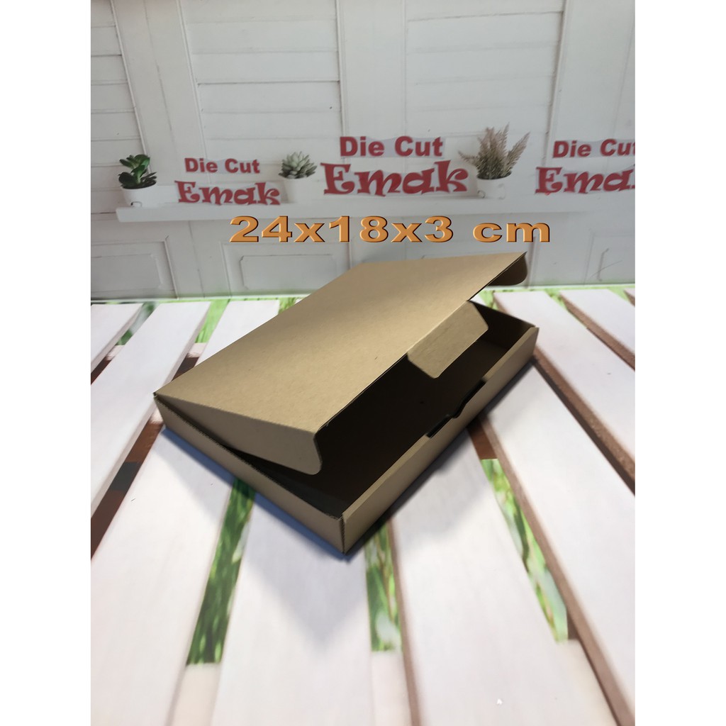 kardus uk. 24x18x3  cm  kotak box karton Die Cut-1