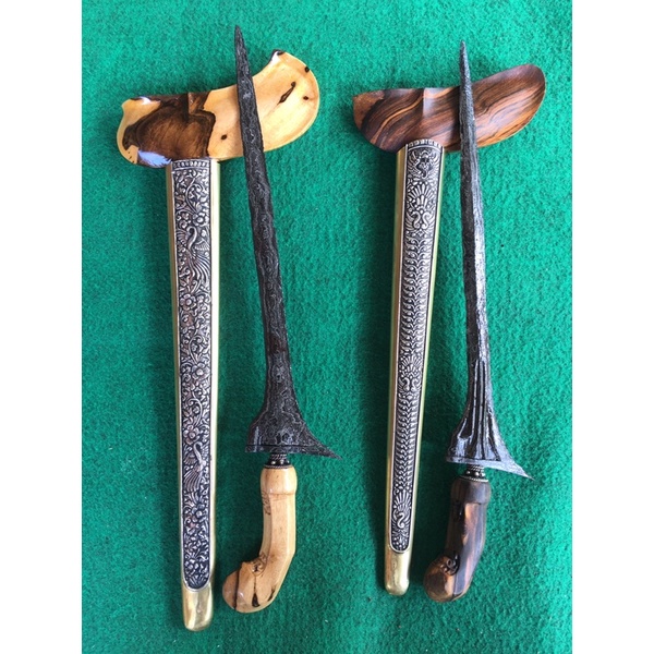 WARANGKA TIMOHO DAN GHARU