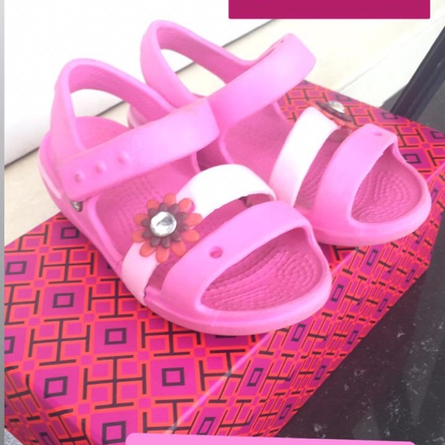 Preloved Crocs Original Warna Pink Ukuran C9 sendal anak perempuan