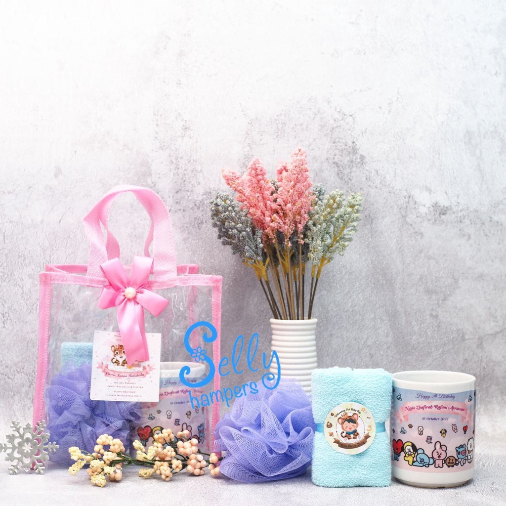 Souvenir Baby One Month / Hampers Baby Born