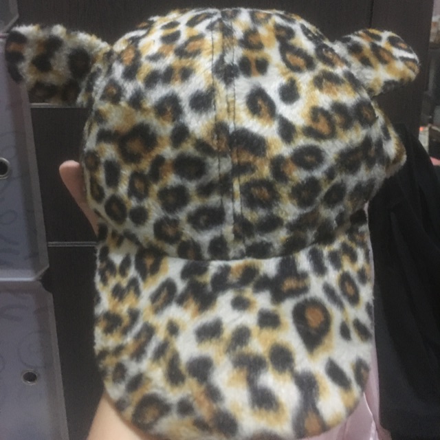 Topi leopard