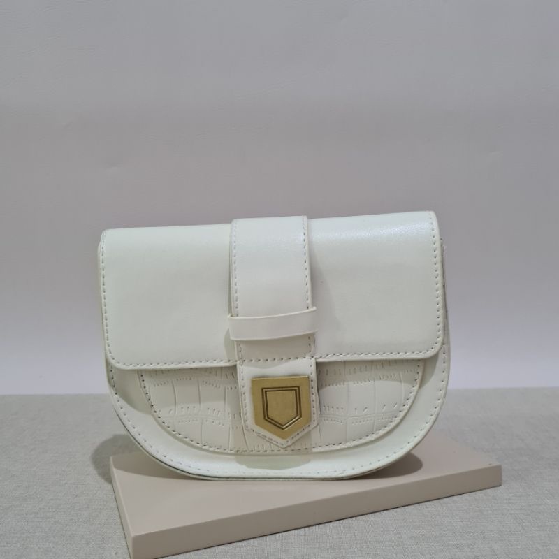 NAOMI - SALE Chyntia Sling Bag Import Wanita - Tas Slempang - Tas Wanita Kulit Sintetis Murah Terjangkau - Tas Wanita - Tas Naomi - Naomi Bag