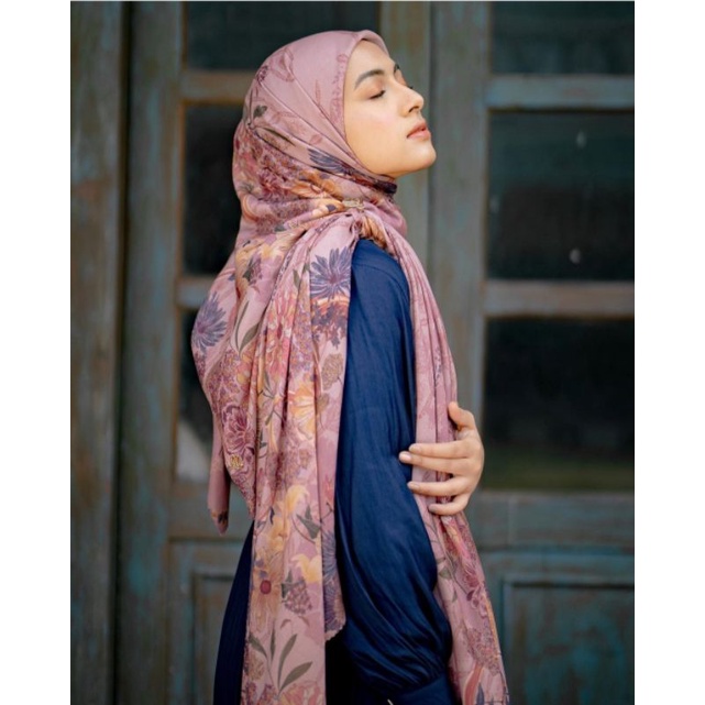 sandhya scraf heaven light