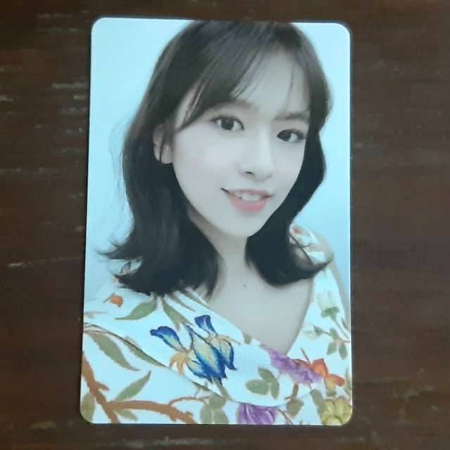 AHN YUJIN PC PHOTOCARD IZONE IZ*ONE HEART*IZ HEARTIZ VIOLETA VER SIGN